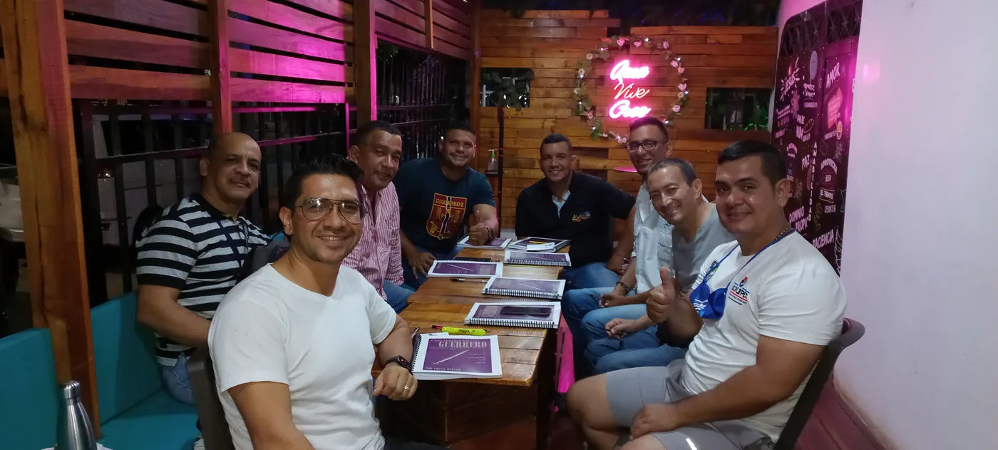 Un momento del ministerio Valientes